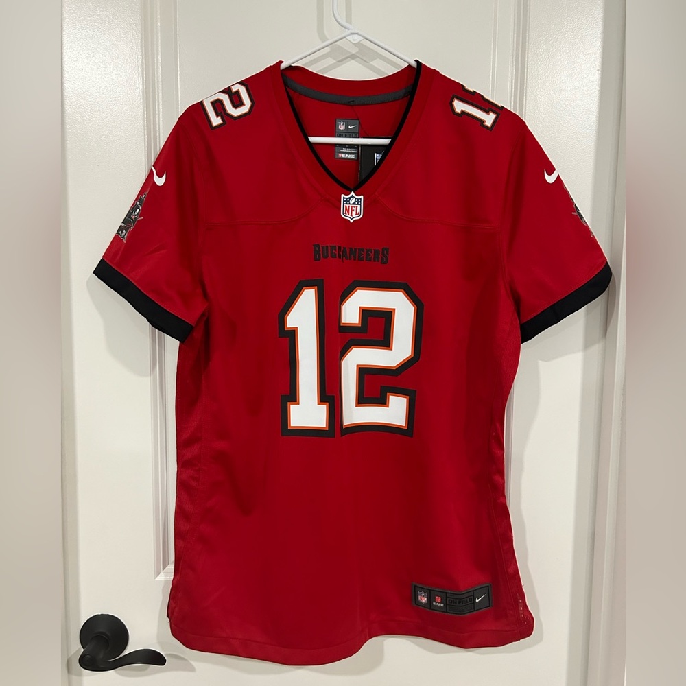 Tampa Bay Buccaneers Women’s Tom Brady jersey